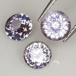 Spinel round size 4.52 a 4.91 mm 1.31ct