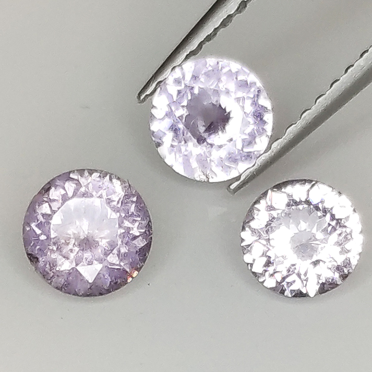 Spinel rond coupé 4.83 à 5.11 mm 1.48 ct