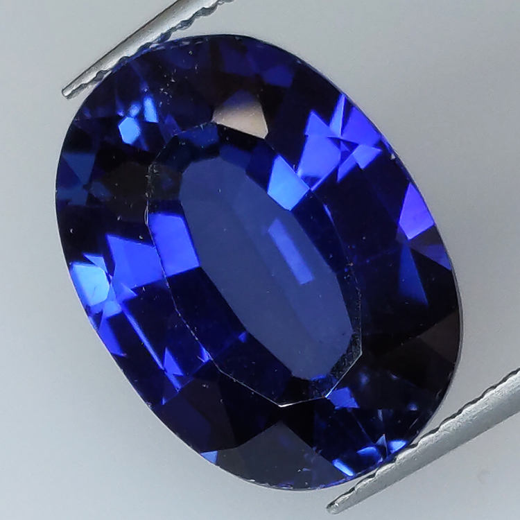 9.85ct Zafiro Verneuil azul talla oval 15.12x11.09mm