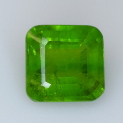 13,12 ct grüner Verneuil-Saphir im Smaragdschliff, 12,57 x 12,39 mm