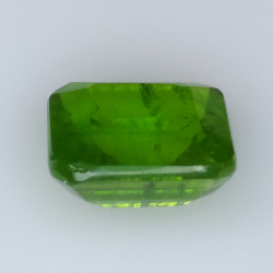 13,12 ct grüner Verneuil-Saphir im Smaragdschliff, 12,57 x 12,39 mm