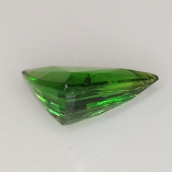 1,40 ct Tsavorita Granate verde talla triángulo 9.00x4.47mm