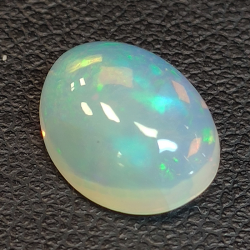 Opale d'Ethiopie taille ovale 2.33 ct