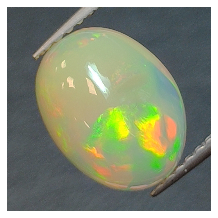 Ópalo Etiopía talla oval 2.29 ct