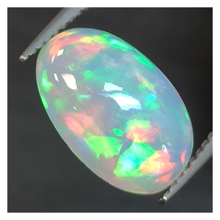 Ópalo Etiopía talla oval 2.25 ct