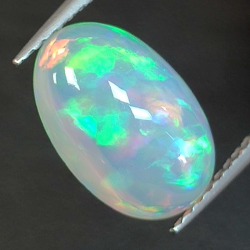 Opal Äthiopien im Ovalschliff 2.25 ct