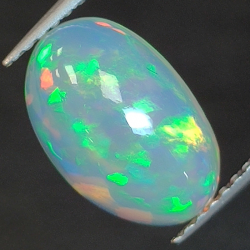 Opal Äthiopien im Ovalschliff 2.25 ct