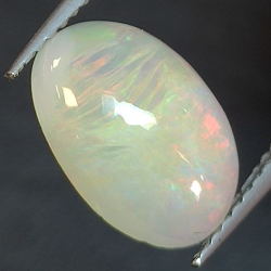 Opale d'Ethiopie taille ovale 1.66 ct