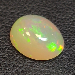 Ópalo Etiopía talla oval 1.62 ct