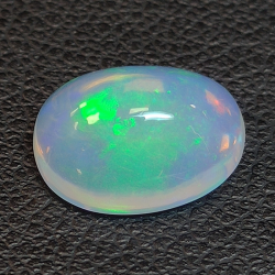 Opale d'Ethiopie taille ovale 2.19 ct