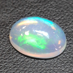 Opale d'Ethiopie taille ovale 1.88 ct