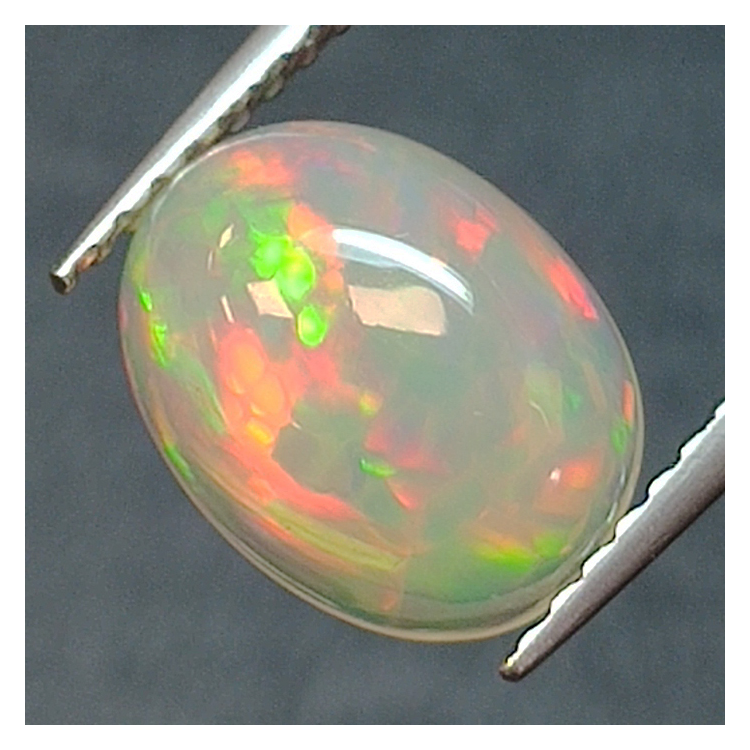 Opale d'Ethiopie taille ovale 1.34 ct