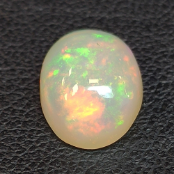 Opale d'Ethiopie taille ovale 2.22 ct