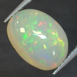 Opale d'Ethiopie taille ovale 2.22 ct