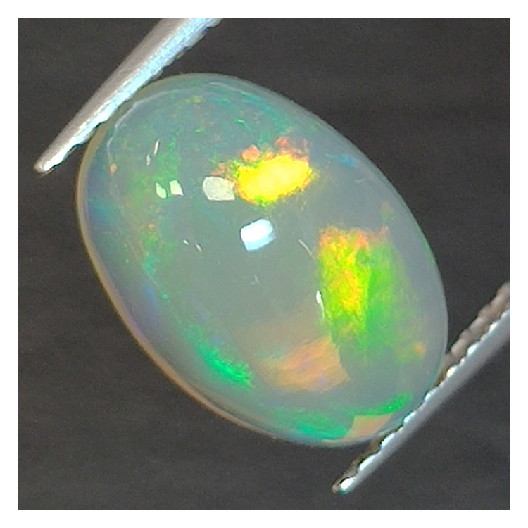 Opale d'Ethiopie taille ovale 2.27 ct