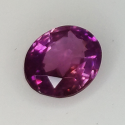 0,80 ct violetter Saphir im Smaragdschliff, 5,93 x 3,91 mm