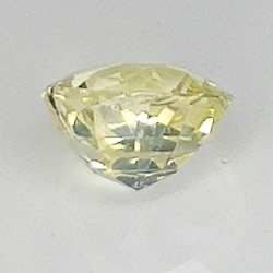 0,73 ct gelber Saphir im Ovalschliff 0,73 ct 5,14 x 4,84 mm