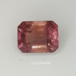 0.81ct Zafiro Padparascha talla esmeralda 5,39x4,15mm