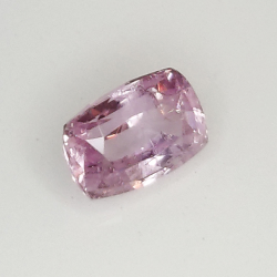 Saphir rose 0,64 ct taille émeraude 5,69 x 3,79 mm