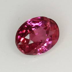 0,78 ct rosafarbener Saphir im Ovalschliff, 6,36 x 4,73 mm