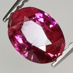 0,78 ct rosafarbener Saphir im Ovalschliff, 6,36 x 4,73 mm