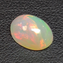 Opal Äthiopien im Ovalschliff 1.89 ct