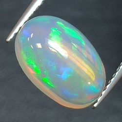 Opal Ethiopia oval cut 1.75 ct