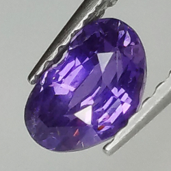 Saphir violet taille émeraude 0,80 ct 5,93 x 3,91 mm