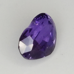 0,80 ct violetter Saphir im Smaragdschliff, 5,93 x 3,91 mm