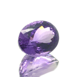 24,35 ct Amethyst im Ovalschliff 19,52 x 16,52 mm