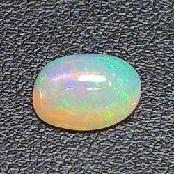 2.2ct Ópalo talla oval 10,33x7,5mm