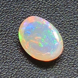 2,2ct Opal im Ovalschliff 10,33 x 7,5mm