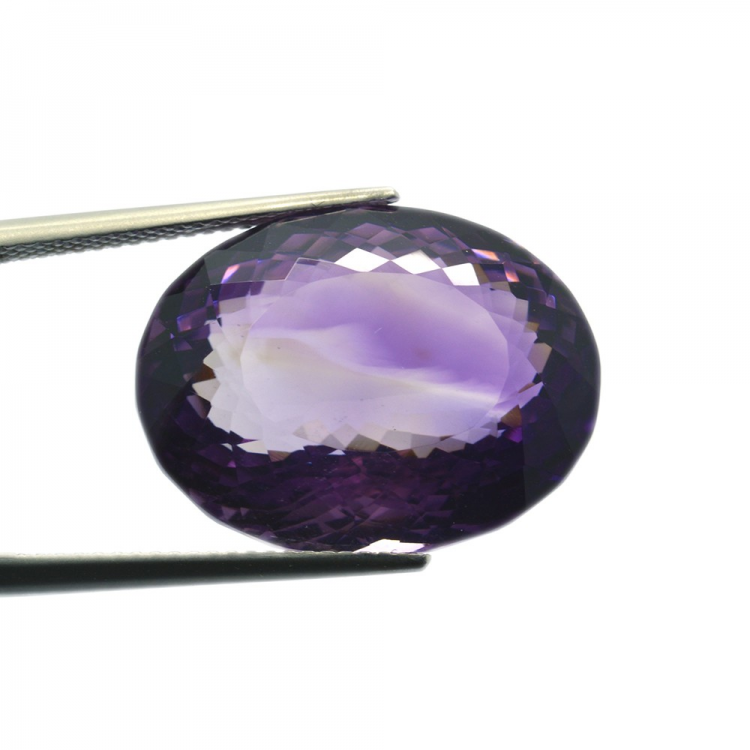 32,63 ct Amethyst im Ovalschliff 20,75 x 18,43 mm