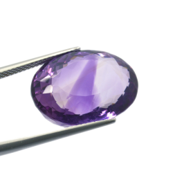 20,83 ct Amethyst im Ovalschliff 20,13 x 15,51 mm