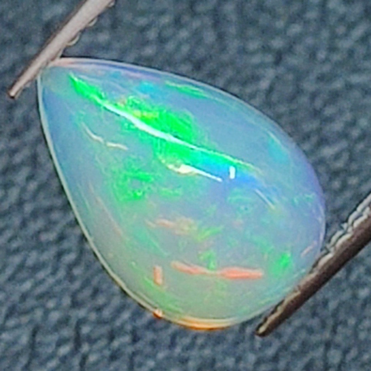 1,48 ct Opal im Birnenschliff, 11,00 x 7,29 mm