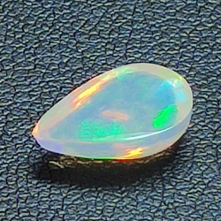 1,48 ct Opal im Birnenschliff, 11,00 x 7,29 mm