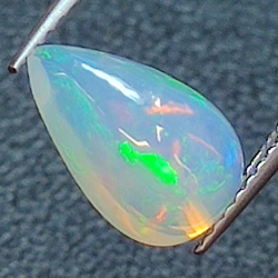 1,48 ct Opal im Birnenschliff, 11,00 x 7,29 mm