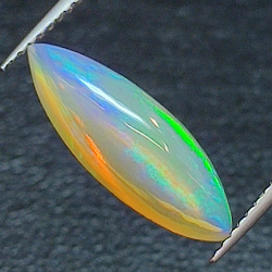 2,25 ct Opal im Marquiseschliff, 17,43 x 6,34 mm