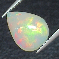 1,51 ct Opal im Ovalschliff 9,66 x 7,54 mm