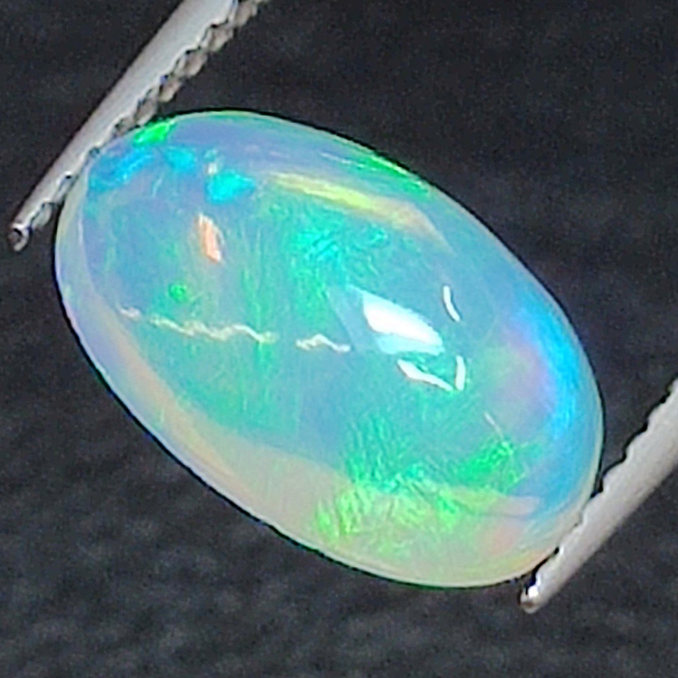 1,71 ct Opal im Ovalschliff, 11,46 x 7,55 mm