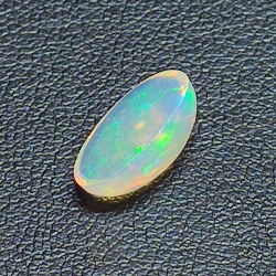 1,71 ct Opal im Ovalschliff, 11,46 x 7,55 mm