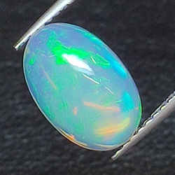 1,71 ct Opal im Ovalschliff, 11,46 x 7,55 mm