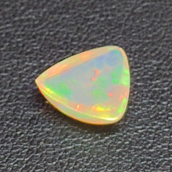 1,87 ct Opal im Trilliantschliff, 9,99 x 10,16 mm