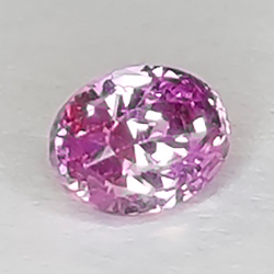 0.92ct Violet Saphir taille ovale 5.90x4,10MM