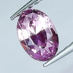 0,92 ct violetter Saphir im Ovalschliff 5,90 x 4,10 mm