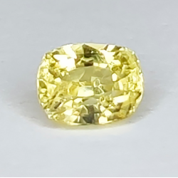 Saphir jaune 0,64 ct taille ovale 4,72 x 3,92 mm