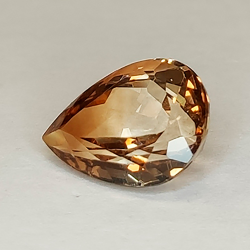 6.98ct Topacio Champagne talla pera 14,11x9,80mm