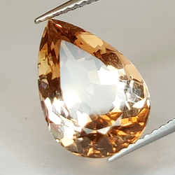 6.98ct Topacio Champagne talla pera 14,11x9,80mm