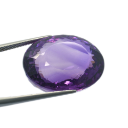 36,00 ct Amethyst im Ovalschliff 23,58 x 19,25 mm