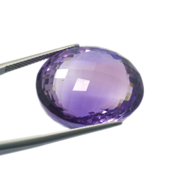 46,92 ct Amethyst im Ovalschliff 23,58 x 23,95 mm